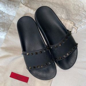 Black Valentino studded slides